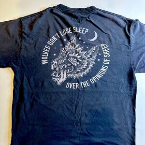 Graphic Tee with Wolf Design - Black